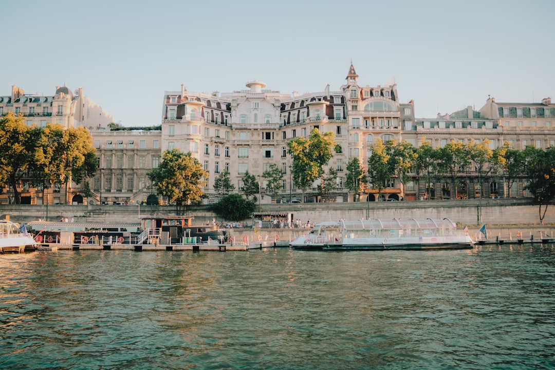 Quai Saint-Michel · Paris 5th